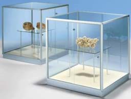 Zeige Details für Kubusvitrine mit Schiebetüren 970x900x900 mm HxBxT Bild von Kubusvitrine mit Schiebetüren 970x900x900 mm HxBxT