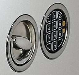 Zeige Details für Elektronikschloss EM 2020 mit Tastatur 4020, bereits in der Türe verbaut Bild von Elektronikschloss EM 2020 mit Tastatur 4020, bereits in der Türe verbaut