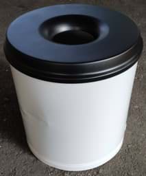 Zeige Details für Papierkorb 30 Liter, RAL 7035 lichtgrau, selbstlöschend, mit leichten Beulen Bild von Papierkorb 30 Liter, RAL 7035 lichtgrau, selbstlöschend, mit leichten Beulen